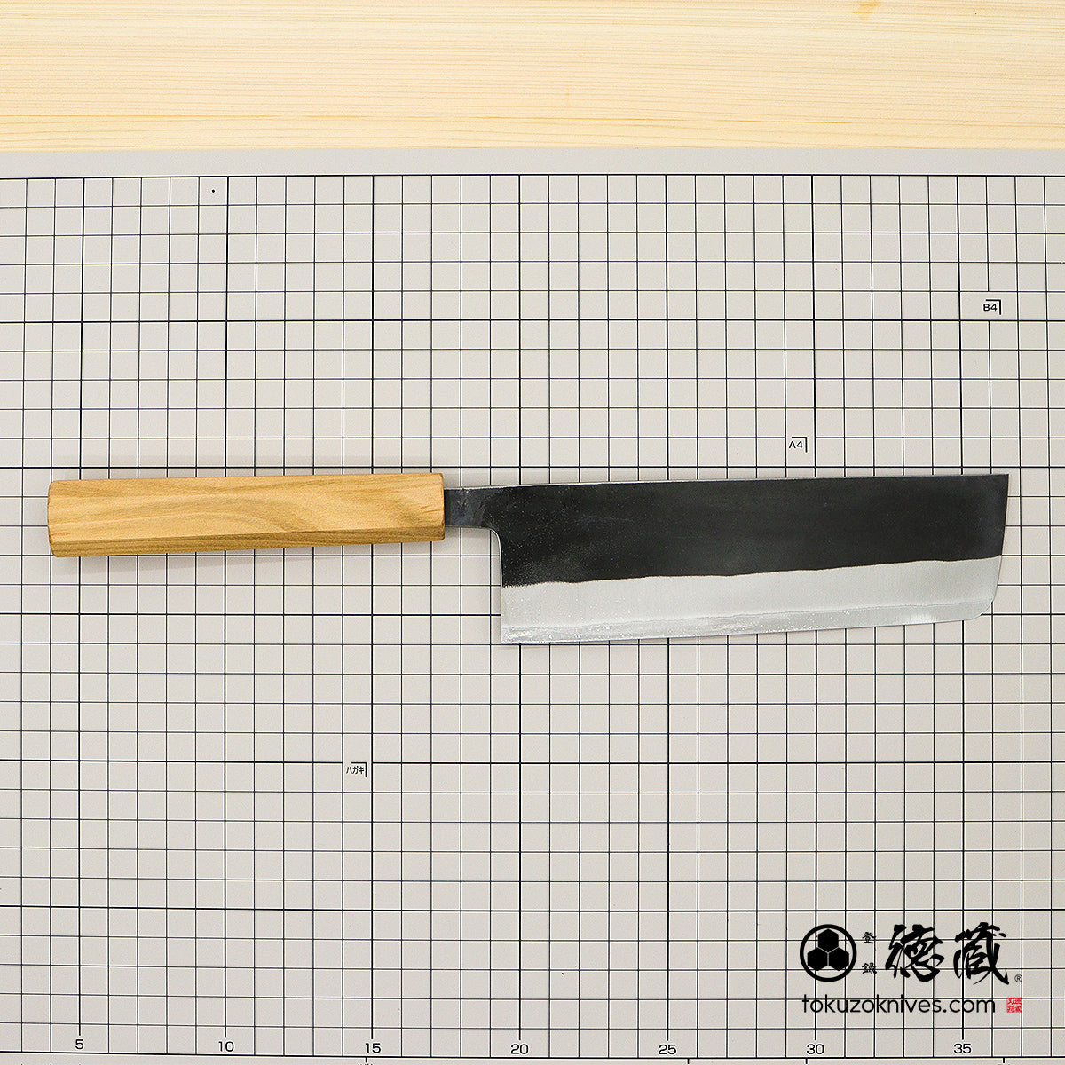 白二 黒肌仕上 菜切包丁 サクラ八角柄